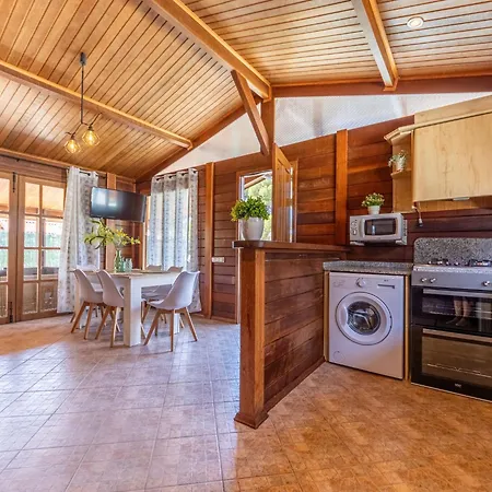 شاليه Tropical 2 By Interhome *